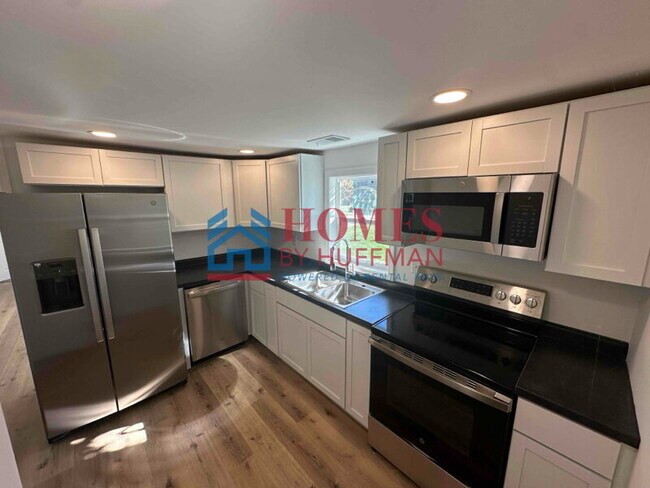 Building Photo - Two Bedroom House | Completely Updated