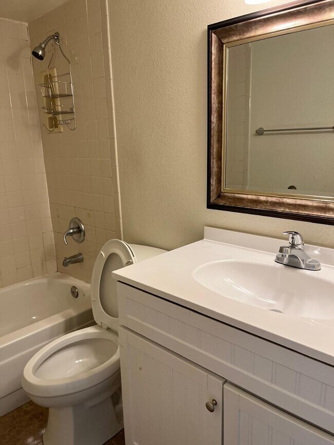 Building Photo - 3119 W Cochise Dr