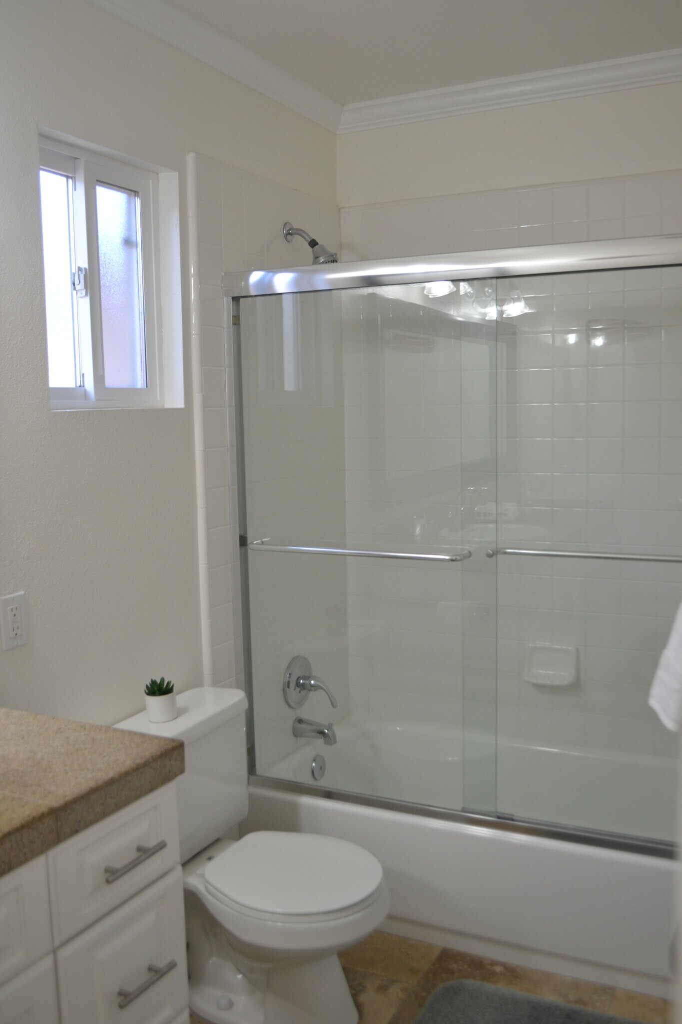 Building Photo - 676 Seacoast Dr