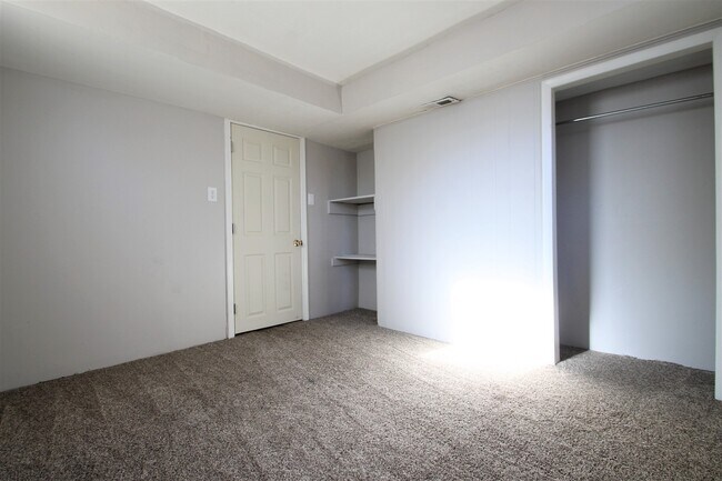 Building Photo - Gorgeous 3 bedroom / 1.5 Bath Home
