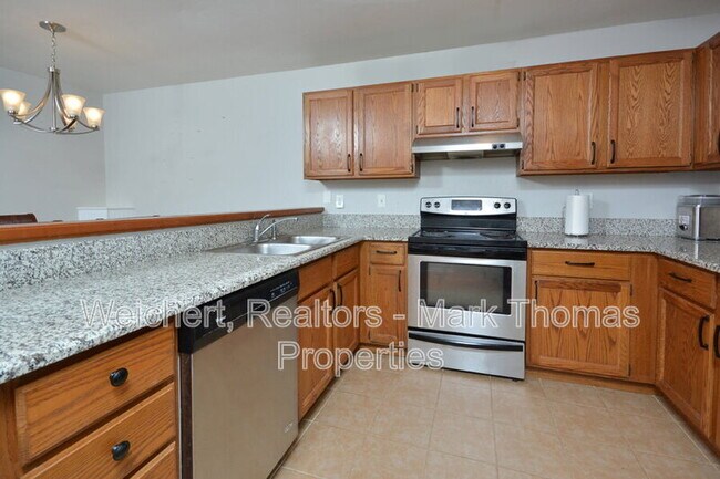 Building Photo - 104 Gatehouse Ln