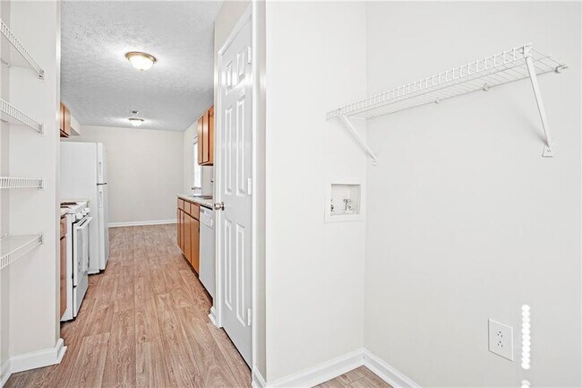 Building Photo - 9211 Fairway Ct