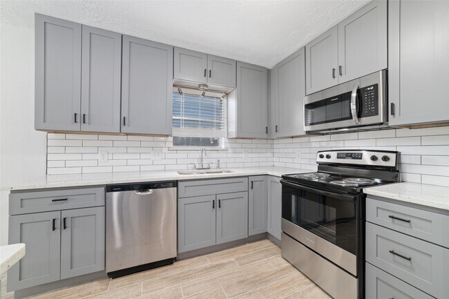 Building Photo - 10522 Northview Dr