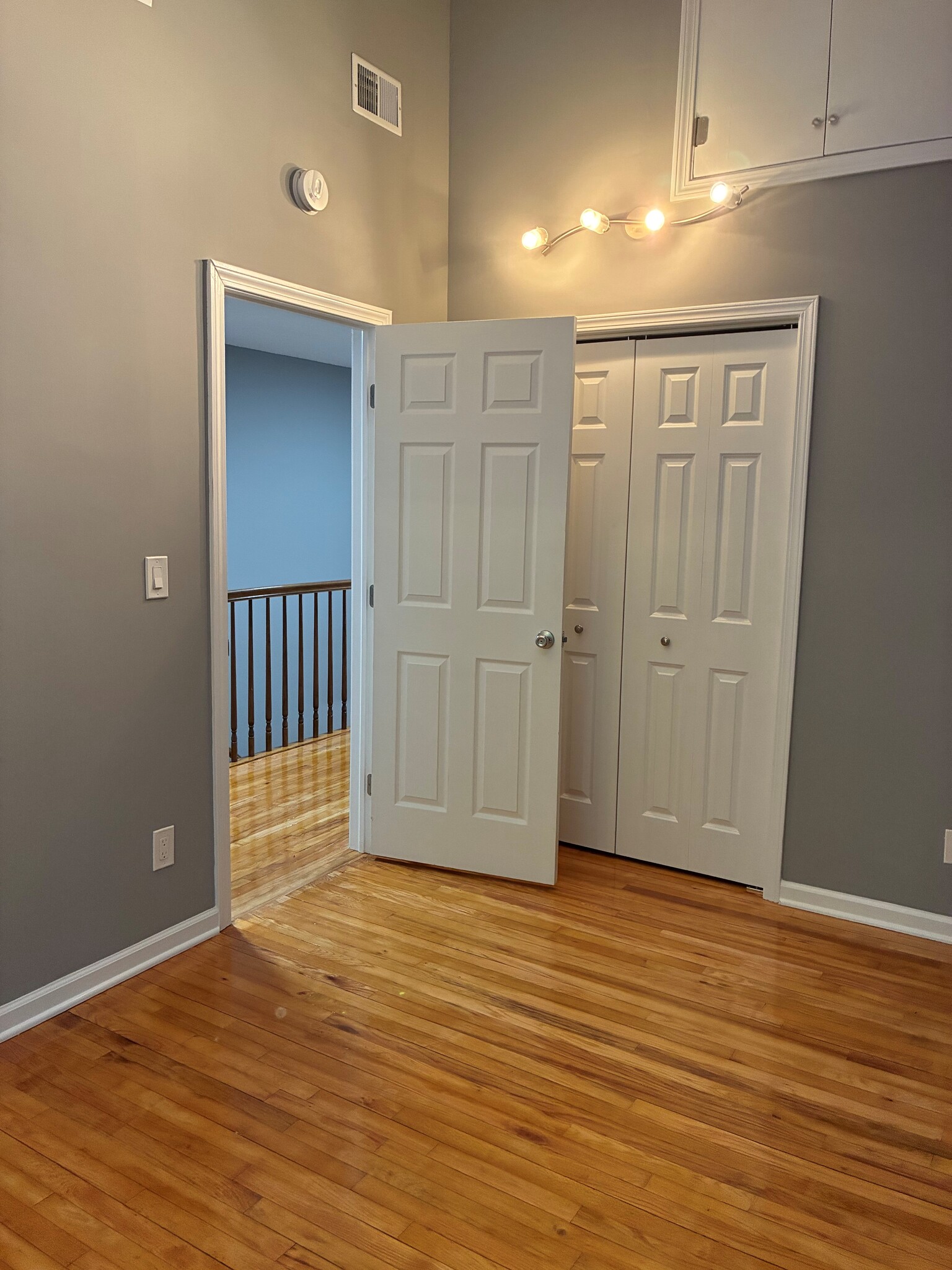 Building Photo - 30 Mansfield Dr