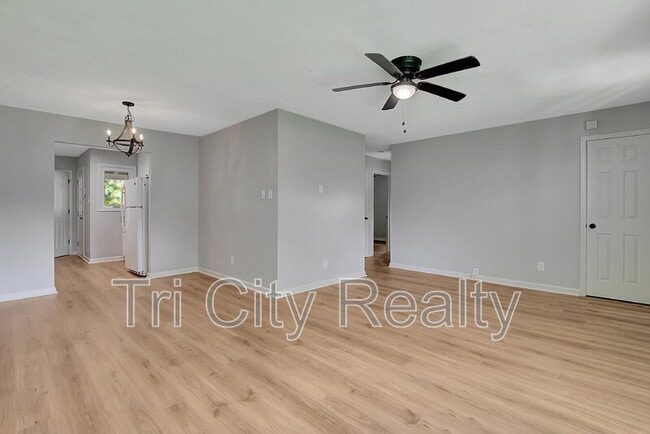 Building Photo - 214 Brooks Rd