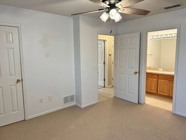 Building Photo - 5426 Ricci St