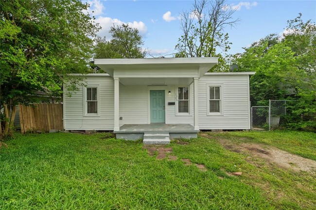 Primary Photo - 2509 7th Ave N