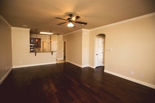 Building Photo - Venice Townhomes