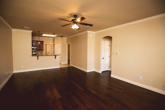 Building Photo - Venice Townhomes