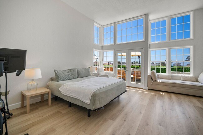 Building Photo - Experience Coastal Living at Its Finest in...