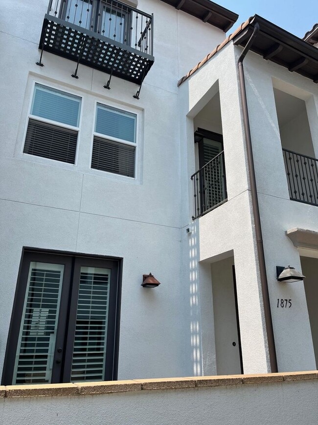 Building Photo - 3BD 2.5BA 2CAR Garage