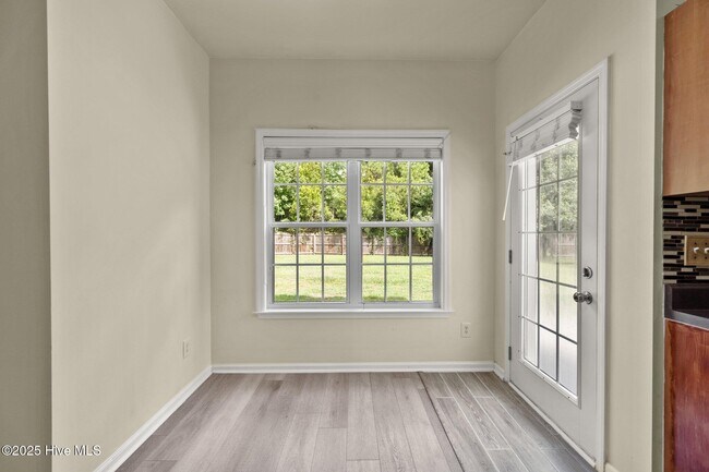 Building Photo - 1004 Summerfield Ct