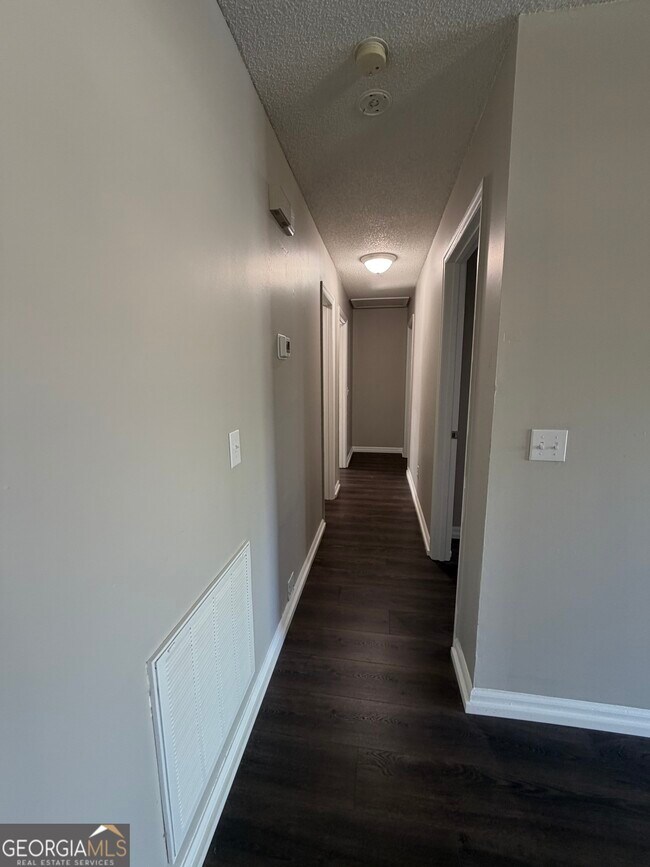 Building Photo - 73 Talbot Ct