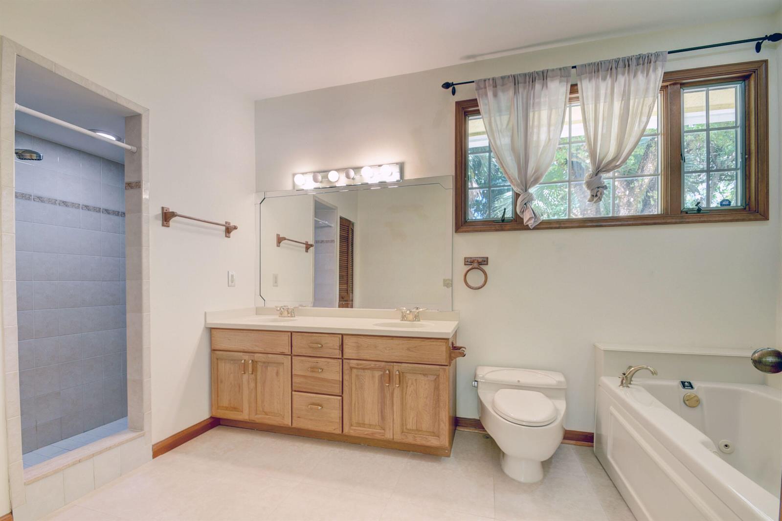 Building Photo - 9033 Winding Woods Dr