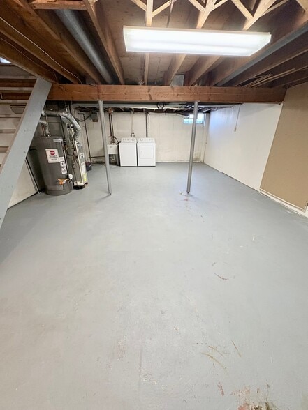 Building Photo - 231 Greenmeadow Dr