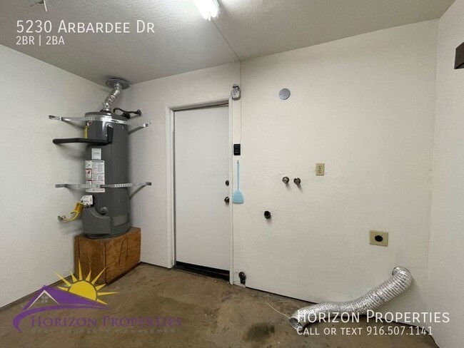 Building Photo - 5230 Arbardee Dr