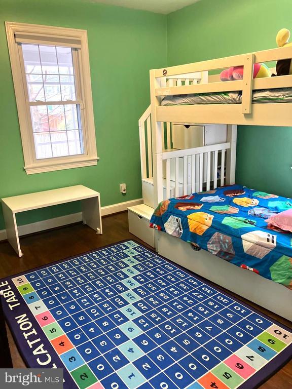 Building Photo - 626 S Irving St