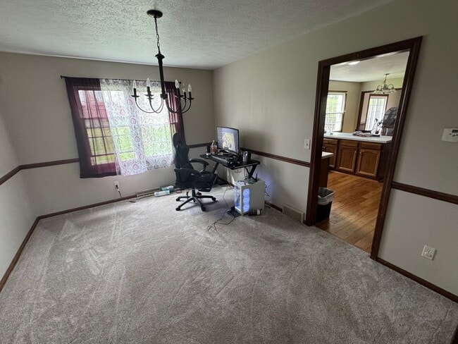 Building Photo - 880 Buchholz Dr