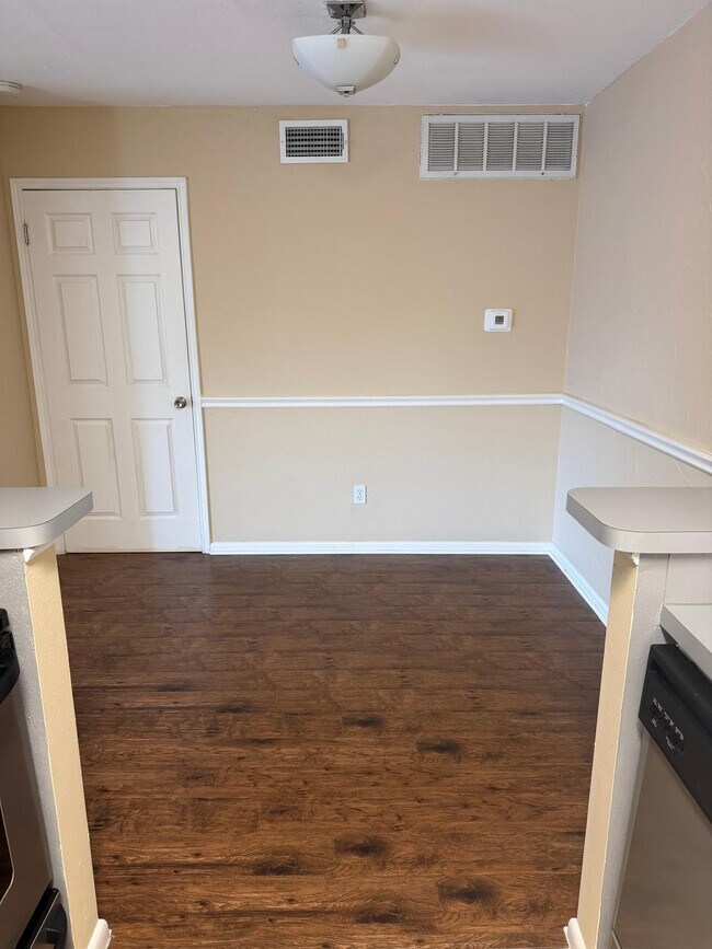 Building Photo - 2250 Bering Dr