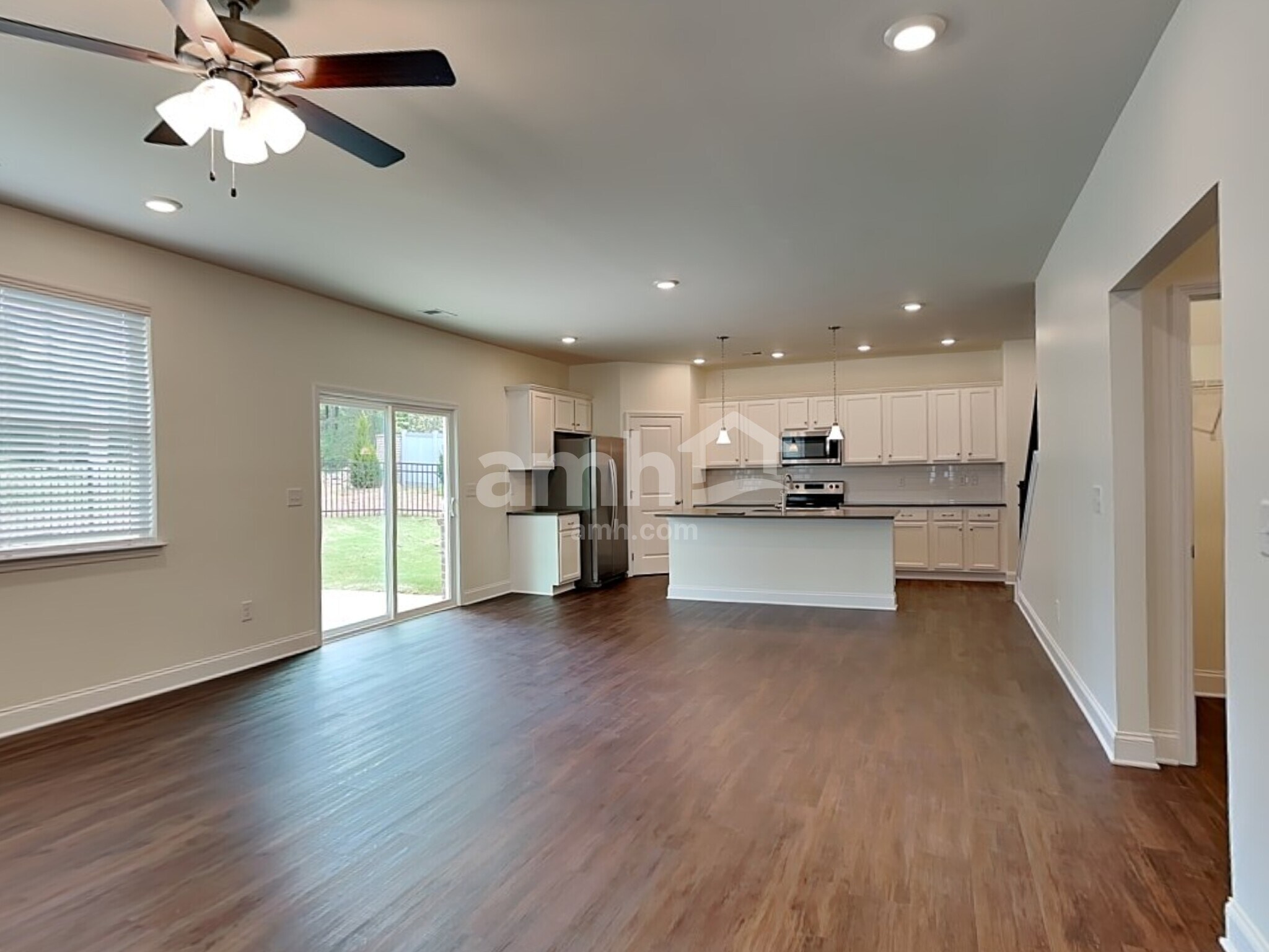 Building Photo - 2122 Windsor Park Ave