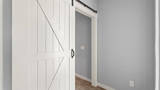 Building Photo - 213 Olde Ml Ct