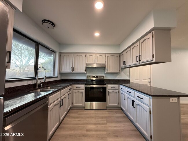 Building Photo - 1449 E McNair Dr