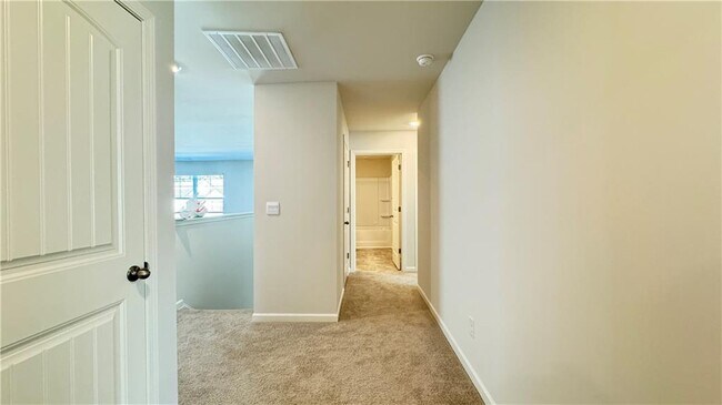 Building Photo - 841 HighGrove Wy