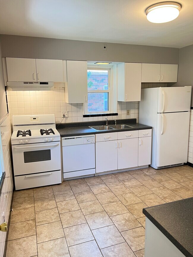 Building Photo - 7449 Delmar Blvd