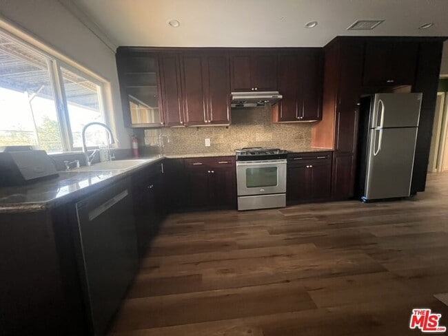 Building Photo - 2737 S Robertson Blvd