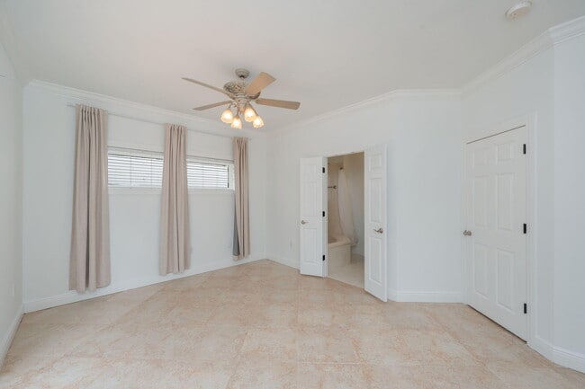 Building Photo - 272 Calusa Blvd