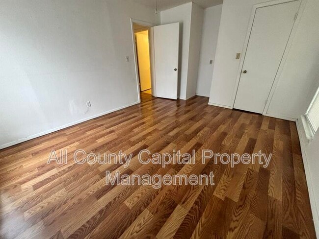 Building Photo - 249 Craddock Ave