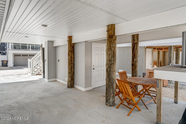 Building Photo - 19 Cummins St