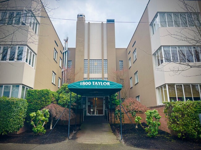 Primary Photo - Spacious East Queen Anne 1 Bedroom Condo f...