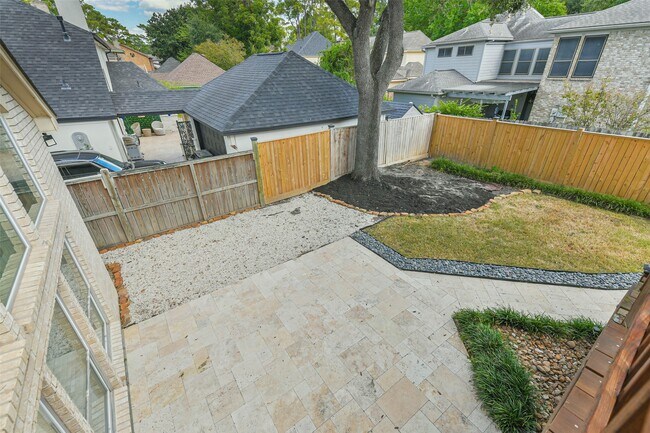Building Photo - 3911 Cherry Forest Dr