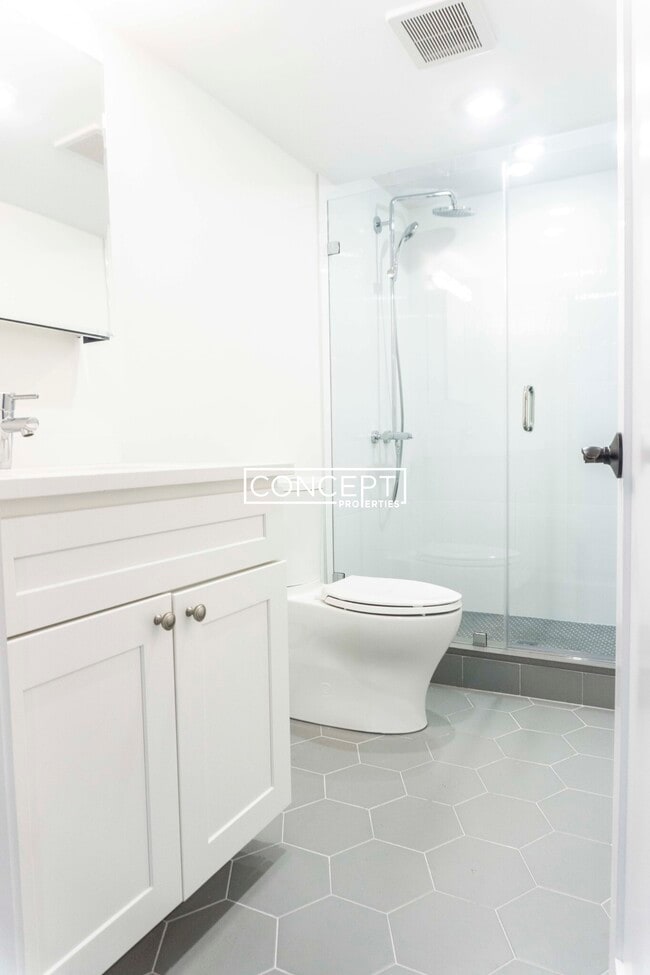 Building Photo - 79A Linden St. Unit 1B