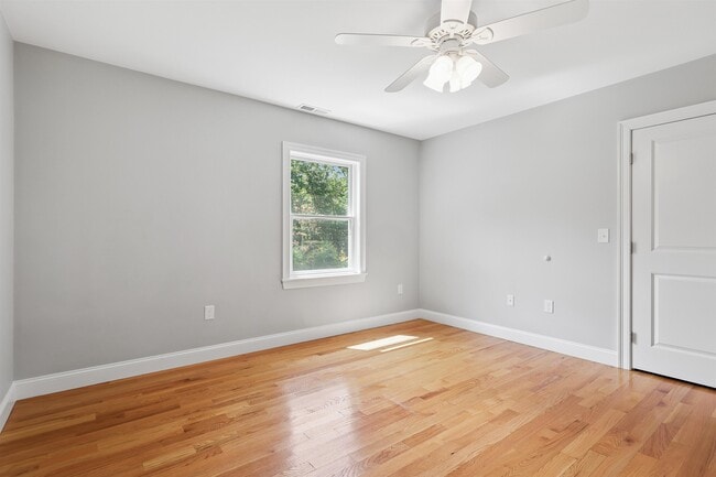 Building Photo - 22 Austin Ln