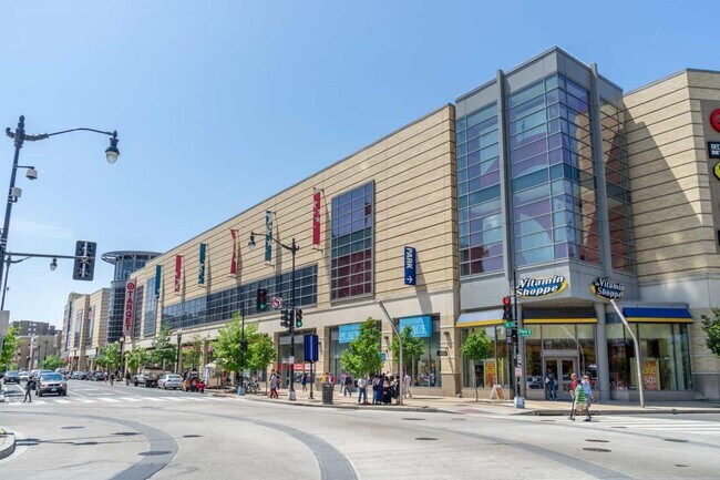 Building Photo - Bright & Spacious 3BR/2BA in the Heart of Columbia Heights