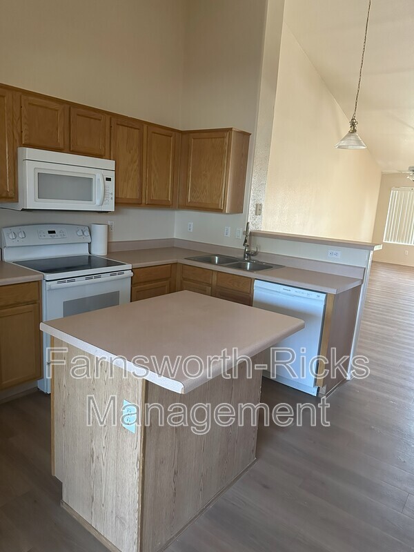 Building Photo - 5808 E Brown Rd