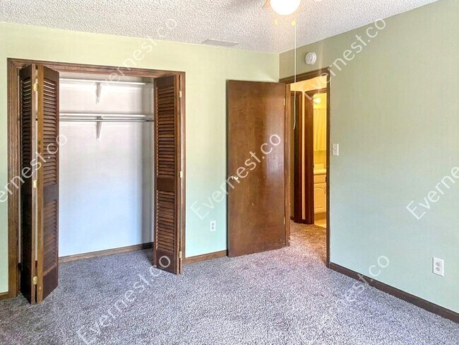 Building Photo - 2608 Leisure Dr