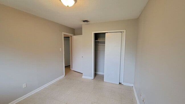 Building Photo - 3406 Black Lake Cir