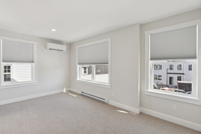 Building Photo - 1 Hoxton Ln