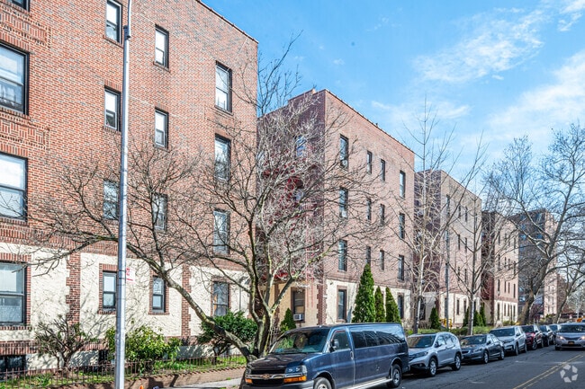 Building Photo - 14441 Roosevelt Ave