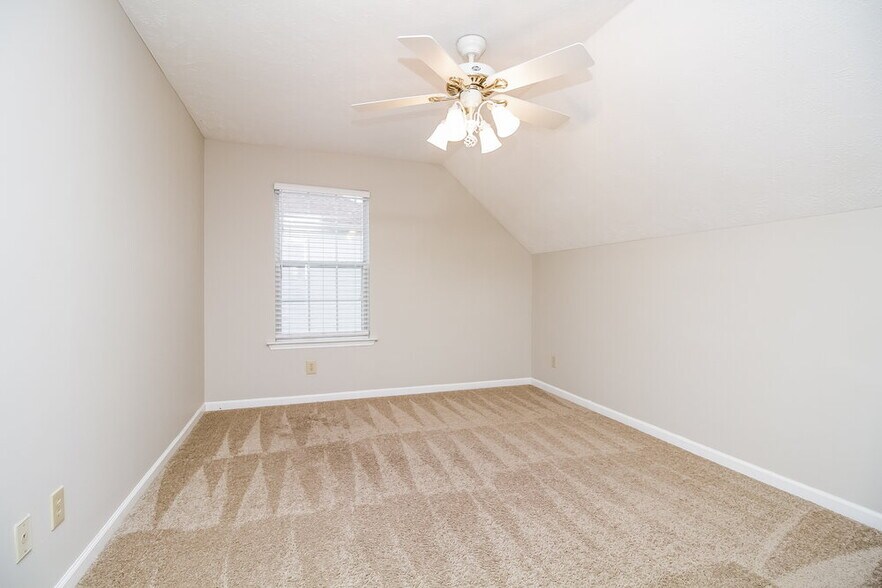 Building Photo - 300 Stafford Ct