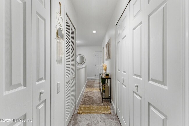 Building Photo - 7990 Baymeadows Rd E