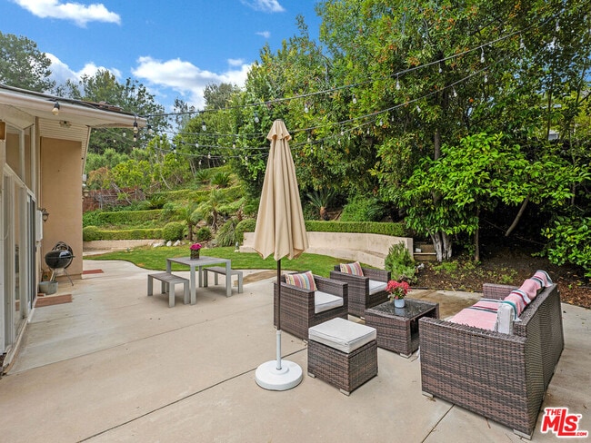 Building Photo - 3835 Sapphire Dr