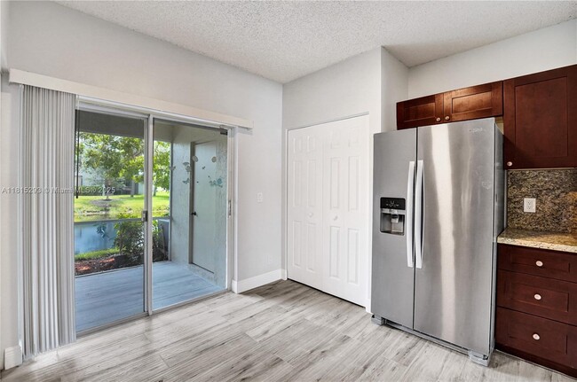 Building Photo - 16607 Hemingway Dr