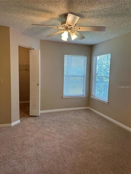 Building Photo - 2533 Grassy Point Dr