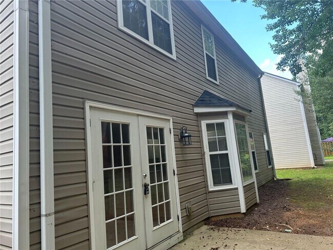Building Photo - 185 Weatherstone Dr