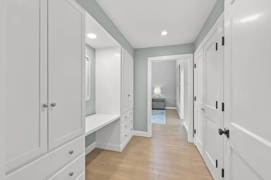 Building Photo - 245 Oneck Ln