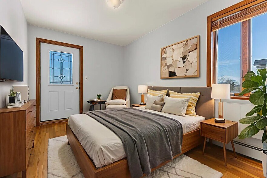 Building Photo - 60-63 60 Lane